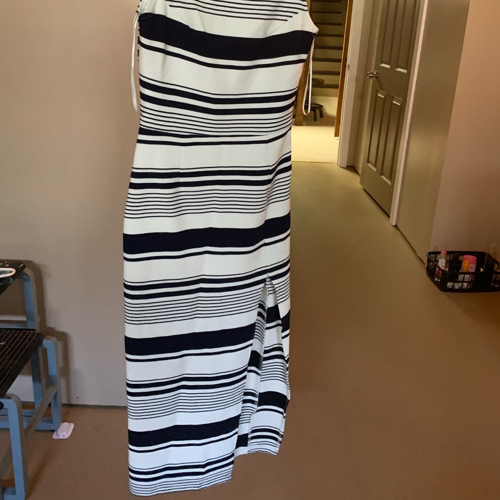 Off-shoulders dress/mid length - Picture 2 of 3